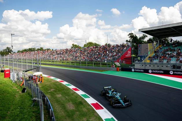 F1 - ITALIAN GRAND PRIX 2025 14 ALONSO Fernando (spa), Aston Martin F1 Team AMR24, action during the 2025 Formula 1 Pirelli Grand Premio d™Italia, 2025 Italian Grand Prix, 16th round of the 2025 FIA Formula One World Championship, WM, Weltmeisterschaft from September 5 to 7, 2025 on the Autodromo Nazionale Monza, in Monza, Italy - MonzaItaly Copyright: xALBERTOxVIMERCATIx