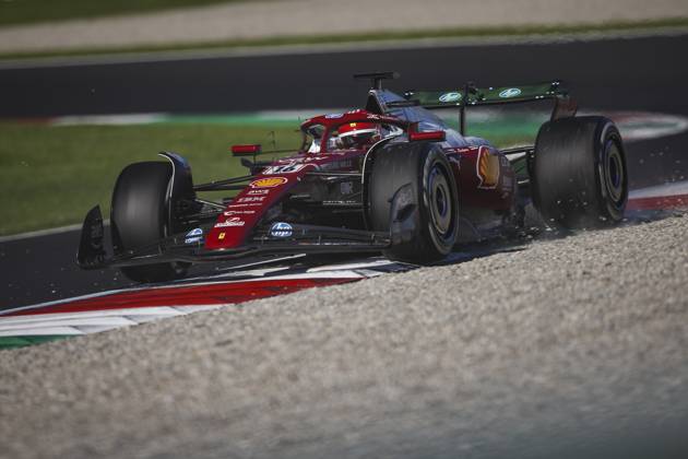 F1 - ITALIAN GRAND PRIX 2025 16 LECLERC Charles (mco), Scuderia Ferrari SF-25, action during the 2025 Formula 1 Pirelli Grand Premio d™Italia, 2025 Italian Grand Prix, 16th round of the 2025 FIA Formula One World Championship, WM, Weltmeisterschaft from September 5 to 7, 2025 on the Autodromo Nazionale Monza, in Monza, Italy - MonzaItaly  Copyright: xXavixBonillax