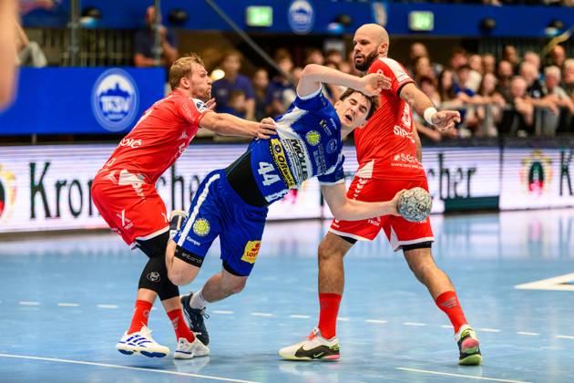 David, Mandic left wing, MT Melsungen, 7 , Adrian, Sipos wing, MT Melsungen, 8 , Stephan, Seitz right back, ThSV Eisenach, 44 GER, Thuringia, ThSV Eisenach vs MT Melsungen, 1 Daikin Handballbundesliga, Handball, Matchday 3, Season 2025 2026, 07 09 2025 GER, Thuringia, ThSV Eisenach vs MT Melsungen, 1 Daikin Handballbundesliga, Handball, Matchday 3, Season 2025 2026, 07 09 2025 Eisenach Copyright: xEibner-Pressefoto MartinxHerbstx EP_MHT