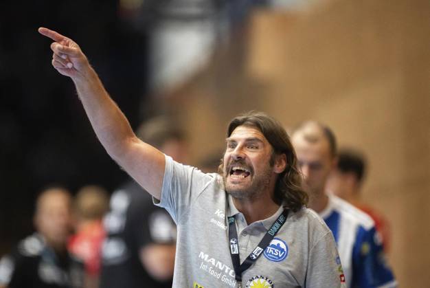 DAIKIN HBL HANDBALL MEN 1 BL 3 GAME DAY THSV EISENACH MT MELSUNGEN FOR EDITORIAL PURPOSES ONLY p 07 09 2025 Eisenach DAIKIN HBL Handball 1 Bundesliga Herren Saison 2025 2026 3 Spieltag Werner Assmann Halle ThSV Eisenach MT Melsungen im Foto Trainer Sebastian Hinze ThSV Eisenach Germany Thüringen Eisenach Copyright SaschaxFromm Copyright: SaschaxFromm doc82agxr5y2kjktzz7431 ,EDITORIAL USE ONLY Copyright: SaschaxFromm