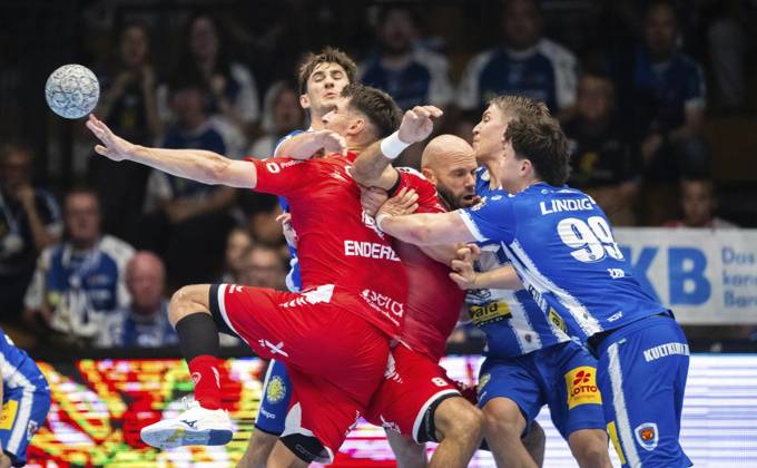 DAIKIN HBL HANDBALL MEN 1 BL 3 GAME DAY THSV EISENACH MT MELSUNGEN FOR EDITORIAL PURPOSES ONLY p 07 09 2025 Eisenach DAIKIN HBL Handball 1 Bundesliga Herren Saison 2025 2026 3 Spieltag Werner Assmann Halle ThSV Eisenach MT Melsungen im Foto Felix Aellen 22 ThSV Eisenach , Oskar Joelsson 3 ThSV Eisenach , Tillman Leu 99 ThSV Eisenach , Adrian Sipos 8 MT Melsungen , Nikolaj Enderleit 4 MT Melsungen Germany Thuringia Eisenach Copyright SaschaxFromm Copyright: SaschaxFromm doc82ah199874xjht8ak2t ,EDITORIAL USE ONLY Copyright: SaschaxFromm