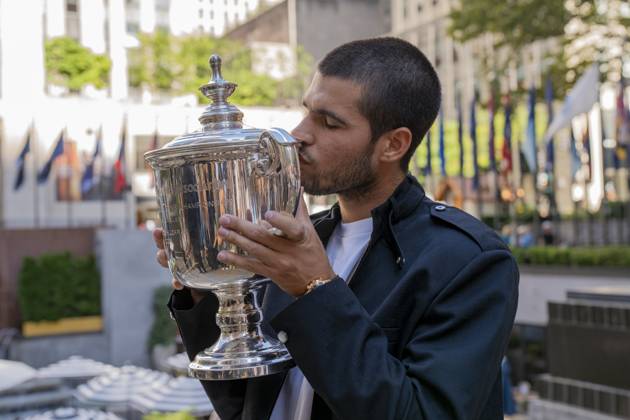 Tennis, US Open Sieger Carlos Alcaraz vor dem Rockefeller Center in New York