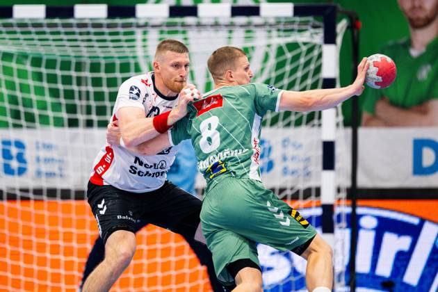 08 09 2025 Handball, 2025 2026, 1 Bundesliga, Matchday 3, GWD Minden SG Flensburg Handewitt L R Blaz Blagotinsek Flensburg , Karolis Antanavicius Minden