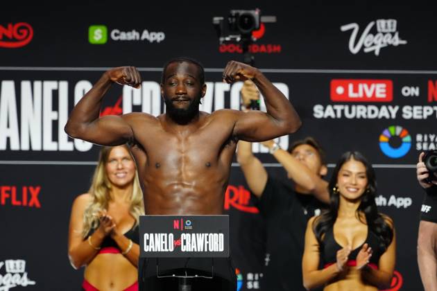 September 12, 2025, Las Vegas, Nv, Las Vegas, Nv, United States: Terrance Crawford steps on the scale at T-Mobile Arena for Canelo vs Crawford on September 12, 2025 in Las Vegas, NV, United States. ( PxImages) Las Vegas, Nv United States - ZUMAp175 20250912_zsa_p175_081 Copyright: xLouisxGrassex