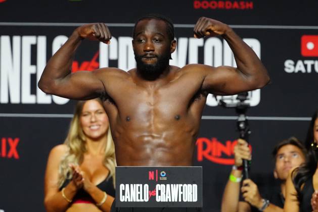 September 12, 2025, Las Vegas, Nv, Las Vegas, Nv, United States: Terrance Crawford steps on the scale at T-Mobile Arena for Canelo vs Crawford on September 12, 2025 in Las Vegas, NV, United States. ( PxImages) Las Vegas, Nv United States - ZUMAp175 20250912_zsa_p175_079 Copyright: xLouisxGrassex