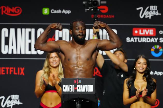September 12, 2025, Las Vegas, Nv, Las Vegas, Nv, United States: Terrance Crawford steps on the scale at T-Mobile Arena for Canelo vs Crawford on September 12, 2025 in Las Vegas, NV, United States. ( PxImages) Las Vegas, Nv United States - ZUMAp175 20250912_zsa_p175_083 Copyright: xLouisxGrassex