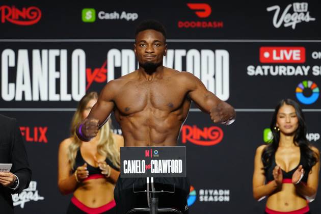 September 12, 2025, Las Vegas, Nv, Las Vegas, Nv, United States: Christian Mbuli steps on the scale at T-Mobile Arena for Canelo vs Crawford on September 12, 2025 in Las Vegas, NV, United States. ( PxImages) Las Vegas, Nv United States - ZUMAp175 20250912_zsa_p175_086 Copyright: xLouisxGrassex