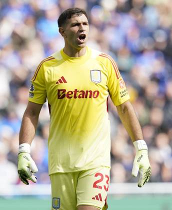 Liverpool, England, 13th September 2025. Emiliano Martinez of Aston Villa during the Everton vs Aston Villa Premier League match at Hill Dickinson Stadium, Liverpool. Picture credit should read: Andrew Yates Sportimage EDITORIAL USE ONLY. No use with unauthorised audio, video, data, fixture lists, club league logos or live services. Online in-match use limited to 120 images, no video emulation. No use in betting, games or single club league player publications. SPI_005_AY_EVERTON_VILLA SPI-4134-0005