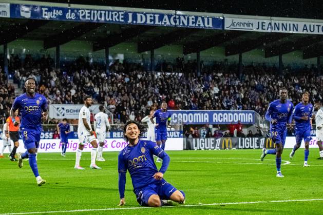 FOOTBALL : AJ Auxerre vs AS Monaco - Ligue 1 - JournÃ e 4 - 13 09 2025 Joie des joueurs de l™AS Monaco aprÃ s le but de Takumi Minamino (AS Monaco) AuxerreFrance  Copyright: xBaptistexAutissierx