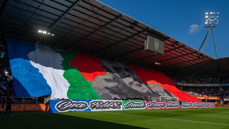 ALMELO , 14-09-2025 , Stadium Asito , season 2025 2026 , Dutch Eredivisie football , match between Heracles Almelo and AZ , picture shows in remembrance of Paul Matitaputty Heracles - AZ x31015855x Copyright: