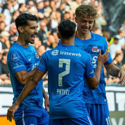 ALMELO , 14-09-2025 , Stadium Asito , season 2025 2026 , Dutch Eredivisie football , match between Heracles Almelo and AZ , picture shows AZ player Alexandre Penetra AZ player Sven Mijnans AZ player Weslley Patati celebration 0-1 Heracles - AZ x31016247x Copyright:
