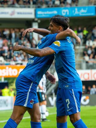 ALMELO , 14-09-2025 , Stadium Asito , season 2025 2026 , Dutch Eredivisie football , match between Heracles Almelo and AZ , picture shows AZ player Alexandre Penetra AZ player Weslley Patati celebration 0-1 Heracles - AZ x31016471x Copyright: