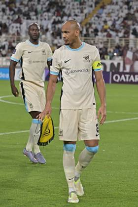 Al-Ittihad v Al-Wehda - AFC Champions League ABU DHABI, UNITED ARAB EMIRATES - SEPTEMBER 15: Fabinho (R) of Al Ittihad in action during the Asian Champions League (AFC) match between Al-Ittihad and Al-Wehda at the Al Nahyan Stadium in Abu Dhabi, United Arab Emirates, on September 15, 2025. Waleed Zein Anadolu Abu Dhabi United Arab Emirates. Editorial use only. Please get in touch for any other usage.  Copyright: x2025xAnadoluxWaleedxZeinx