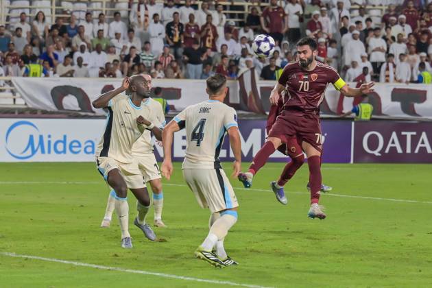 Al-Ittihad v Al-Wehda - AFC Champions League ABU DHABI, UNITED ARAB EMIRATES - SEPTEMBER 15: Al Wehda player Omar Khribin (R) in action against an opponent during the AFC Champions League match between Al-Ittihad and Al-Wehda at Al Nahyan Stadium in Abu Dhabi, United Arab Emirates, on September 15, 2025. Waleed Zein Anadolu Abu Dhabi United Arab Emirates. Editorial use only. Please get in touch for any other usage.  Copyright: x2025xAnadoluxWaleedxZeinx