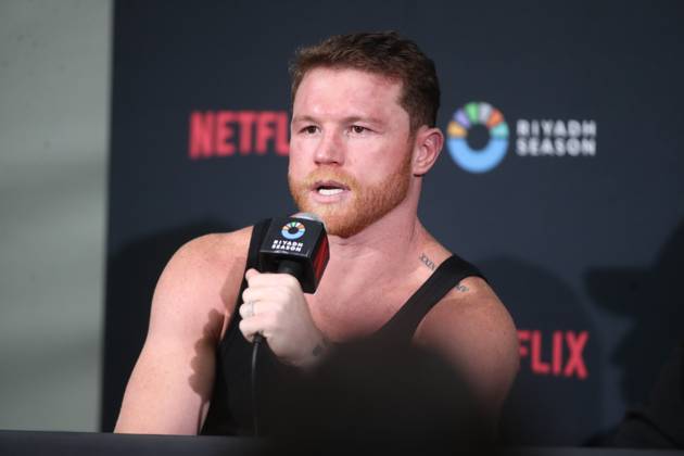 September 13 2025,Las Vegas,Nevadas,Nevada,Canelo,Saul Alvarez,Knospe,Bud,Terence Crawford,Post Fight press conference, PK, Pressekonferenz Las Vegas Nevada USA Copyright: xTomxHoganx-xHoganphotos.comx916x947x8354xtomhoganphotos@gmail.comx CaneloCrawforfFightNight_Hoganphotos1691