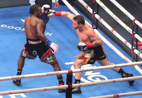 September 13 2025,Las Vegas,Nevadas,Nevada,Canelo,Saul Alvarez,Knospe,Bud,Terence Crawford Las Vegas Nevada USA Copyright: xTomxHoganx-xHoganphotos.comx916x947x8354xtomhoganphotos@gmail.comx CaneloCrawforfFightNight_Hoganphotos1670