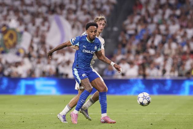 Real Madrid CF vs Olympique de Marseille - 16 Sep 2025 Dean Huijsen (R) of Real Madrid CF and Pierre-Emerick Aubameyang (L) of Olympique de Marseille are seen in action during the UEFA Champions League 2025 2026 first round day 1 football match between Real Madrid CF and Olympique de Marseille at Santiago Bernabeu Stadium. Final score: Real Madrid CF 2 : 1 Olympique de Marseille Madrid Spain Copyright: xFedericoxTitonex xSOPAxImagesx FTITONE_030