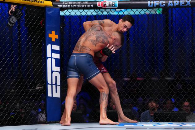 September 16, 2025, Las Vegas, Nv, Las Vegas, Nv, United States: Macksom Lee and Hecher Sosa meet in the octagon for a 3-round bout at UFC Apex for UFC - DWCS - Dana White Contender Series Ep. 6 on September 16, 2025 in Las Vegas, NV, United States. ( PxImages) Las Vegas, Nv United States - ZUMAp175 20250916_zsa_p175_025 Copyright: xLouisxGrassex