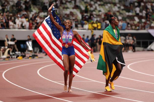 Day 7 - World Athletics Championships Tokyo 2025 Melissa Jefferson-Wooden of the USA celebrates with a Stars & Stripes after winning gold in the women s 200m final during the World Athletics Championships 2025 at the National Stadium in Tokyo, Japan, on September 19, 2025. Tokoyo Japan  Copyright: xMIxNewsx originalFilename:fletcher-worldath250919_npOTB