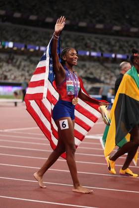 Day 7 - World Athletics Championships Tokyo 2025 Melissa Jefferson-Wooden of the USA celebrates with a Stars & Stripes after winning gold in the women s 200m final during the World Athletics Championships 2025 at the National Stadium in Tokyo, Japan, on September 19, 2025. Tokoyo Japan  Copyright: xMIxNewsx originalFilename:fletcher-worldath250919_npZrS
