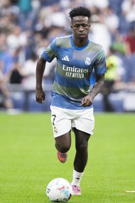 LA LIGA EA Sports - Real Madrid vs Espanyol MADRID, SPAIN - September 20: Vinicius Jr of Real Madrid warm up during the La Liga 2025 26 match between Real Madrid and Espanyol at Santiago Bernabeu Stadium. (Photo by Guillermo Martinez) Madrid Santiago Bernabeu Stadium Spain Copyright: xGuillermoxMartinezx