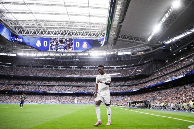 LA LIGA EA Sports - Real Madrid vs Espanyol MADRID, SPAIN - September 20: Vinicius Jr of Real Madrid reacts to a missed opportunity during the La Liga 2025 26 match between Real Madrid and Espanyol at Santiago Bernabeu Stadium. (Photo by Guillermo Martinez) Madrid Santiago Bernabeu Stadium Spain Copyright: xGuillermoxMartinezx