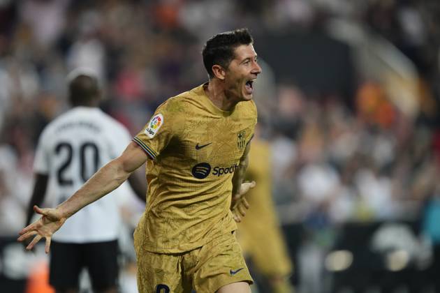 Valencia CF v FC Barcelona, Barca - LaLiga Santander VALENCIA, SPAIN - 29 October: Robert Lewandowski centre-forward of Barcelona and Poland celebrates after scoring his sides first goal during the La Liga Santander match between Valencia CF and FC Barcelona at Estadio Mestalla on October 29, 2022 in Valencia, Spain. Spain World. Editorial use only. Please get in touch for any other usage. Copyright: x2025xAnadoluxJosexHernandezx