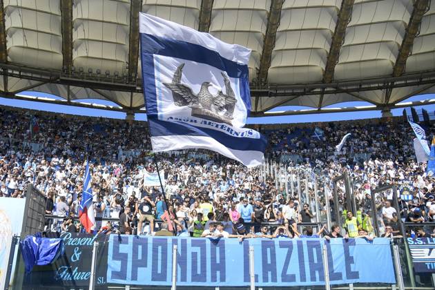 Lazio supporter during the Serie A Enilive soccer match between SS Lazio and AS Roma at the Rome s Olympic stadium, Italy - Sunday, September 21, 2025. - Soccer. Copyright: xFabrizioxCorradetti LaPressex