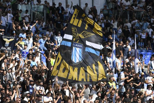 Lazio supporter during the Serie A Enilive soccer match between SS Lazio and AS Roma at the Rome s Olympic stadium, Italy - Sunday, September 21, 2025. - Soccer. Copyright: xFabrizioxCorradetti LaPressex