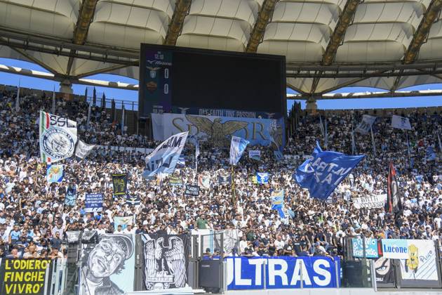 Lazio supporter during the Serie A Enilive soccer match between SS Lazio and AS Roma at the Rome s Olympic stadium, Italy - Sunday, September 21, 2025. - Soccer. Copyright: xFabrizioxCorradetti LaPressex