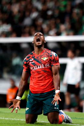 Sporting CP v Moreirense FC - Liga Portugal BetClic 2025 2026 Jogador do Moreirense Cedric Teguia durante a partida entre Sporting CP v Moreirense FC, valida pela Liga Portugal BetClic 2025 2026 no Estadio Jose Alvalade, Portugal (Foto de Diogo Faria Reis Avant Sports) Lisboa Estadio Jose Alvalade Portugal Copyright: xDiogoxFariaxReis AvantxSportsx