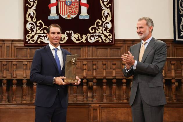The King Presents The V Edition Of The camino Real Award To Rafael Nadal?????????????? MADRID, SPAIN - SEPTEMBER 20: (----EDITORIAL USE ONLY – MANDATORY CREDIT - ROYAL PALACE OF SPAIN HANDOUT - NO MARKETING NO ADVERTISING CAMPAIGNS - DISTRIBUTED AS A SERVICE TO CLIENTS----) King Felipe VI (R) presents the Camino Real Award to tennis player Rafael Nadal (L), during its fifth edition, at the auditorium of the University of Alcala, on 20 September, 2022 in Alcala de Henares, Madrid, Spain. The Camino Real award has been granted by the Franklin Institute of the University of Alcala, which recognizes the professional work of Spaniards who in an outstanding and exemplary way project and enhance the positive image of Spain in the United States. The projection of the image of Spain in North America by the tennis player, means his triumph in the US Open (2019), as well as in previous editions of 2010, 2013, 2017 and in other tournaments played in North America. In addition, it is worth mentioning his personal involvement in different social actions from the Rafael Nadal Foundation, which integrates vulnerable minors or young people with intellectual disabilities. Madrid Spain. Editorial use only. Please get in touch for any other usage.  Copyright: x2025xAnadoluxRoyalxPalacexofxSpainx