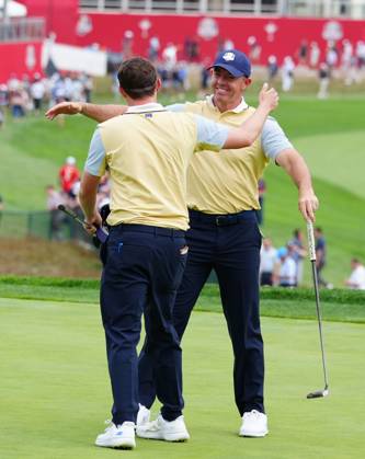 GOLF - Ryder Cup 2025 FARMINGDALE,NEW YORK,USA,24.SEP.25 - GOLF - Ryder Cup 2025, Bethpage Black Course, preview, practice round. Image shows Rory McIlroy (NIR EUR) and Matt Fitzpatrick (ENG EUR). GEPAxpictures xBrianxSpurlock