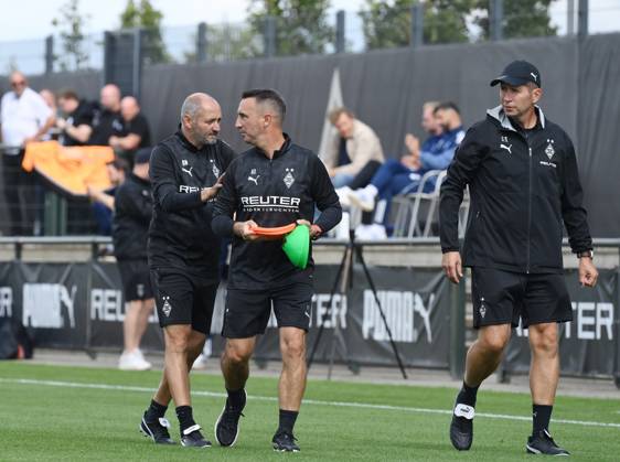Co-coach Oliver Neuville Borussia Moenchengladbach , Athletic trainer Nicolas Dyon Borussia Moenchengladbach , Co-coach Guido Streichsbier Borussia Moenchengladbach 05 09 2025, Football, Test match, Borussia Mönchengladbach FC Schalke 04 2 0 Moenchengladbach Fohlenstadion Nordrhein Westfalen Germany Team2