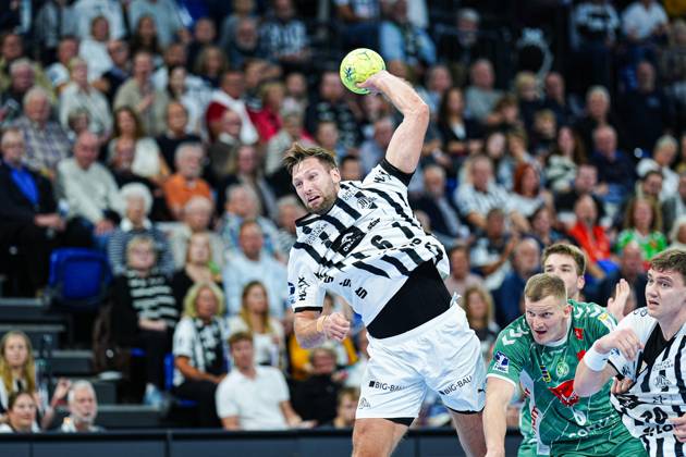 Throw Goal Harald Reinkind THW Kiel, 06 GER, THW Kiel vs GWD Minden, Handball, 1 Bundesliga, Matchday 15, Season 2025 2026, 25 09 2025 GER, THW Kiel vs GWD Minden, Handball, 1 Bundesliga, Matchday 15, Season 2025 2026, 25 09 2025 Kiel Copyright: xEibner-Pressefoto MarcelxvonxFehrnx EP_MFN