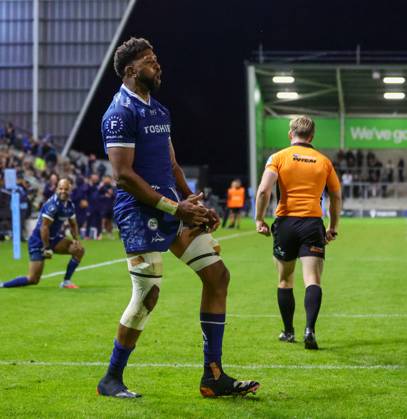 25th September 2025; CorpAcq Stadium, Salford, Lancashire, England; English Premiership Rugby, Sale Sharks versus Gloucester; Hyron Andrews of Sale Sharks after scoring in the 79th minute to secure a bonus point win  RogerxEvans Content restricted for UK based newspaper