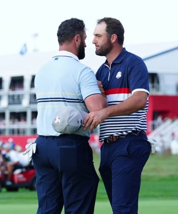 GOLF - Ryder Cup 2025 FARMINGDALE,NEW YORK,USA,26.SEP.25 - GOLF - Ryder Cup 2025, Bethpage Black Course. Image shows Jon Rahm (ESP EUR) and Scottie Scheffler (USA). GEPAxpictures xBrianxSpurlock