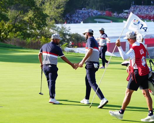 GOLF - Ryder Cup 2025 FARMINGDALE,NEW YORK,USA,26.SEP.25 - GOLF - Ryder Cup 2025, Bethpage Black Course. Image shows JJ Spaun and Scottie Scheffler (USA). GEPAxpictures xBrianxSpurlock