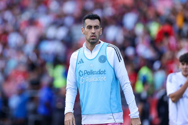 Toronto FC v Inter Miami CF In Toronto, Ontario, Canada, on September 27, 2025, Inter Miami midfielder Sergio Busquets watches a teammate warm up before the Major League Soccer game between Toronto FC and Inter Miami at BMO Field. Toronto Ontario Canada Copyright: xIndrawanxKumalax originalFilename:kumala-majorlea250927_npcHC