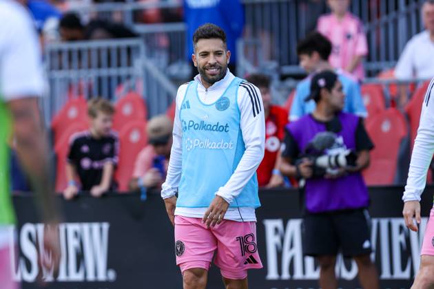 Toronto FC v Inter Miami CF In Toronto, Ontario, Canada, on September 27, 2025, Inter Miami defender Jordi Alba smiles during warm-up before the Major League Soccer game between Toronto FC and Inter Miami at BMO Field. Toronto Ontario Canada Copyright: xIndrawanxKumalax originalFilename:kumala-majorlea250927_npUrL