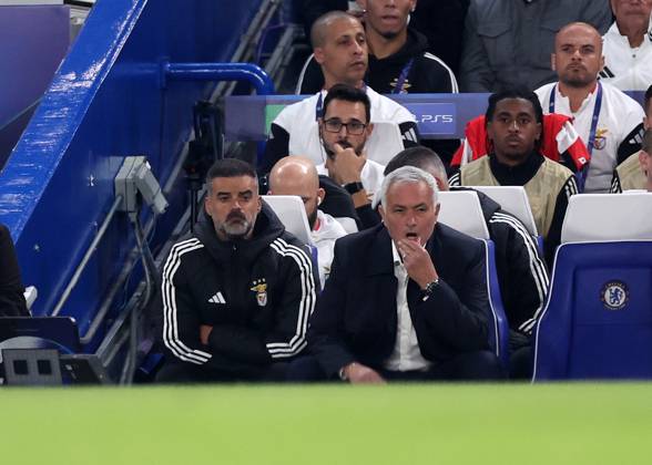 London, England, 30th September 2025. Jose Mourinho manager of Benfica during the Chelsea vs Benfica UEFA Champions League match at Stamford Bridge, London. Picture credit should read: David Klein Sportimage EDITORIAL USE ONLY. No use with unauthorised audio, video, data, fixture lists, club league logos or live services. Online in-match use limited to 120 images, no video emulation. No use in betting, games or single club league player publications. SPI_004_DK_Chelsea_Benfica SPI-4176-0004