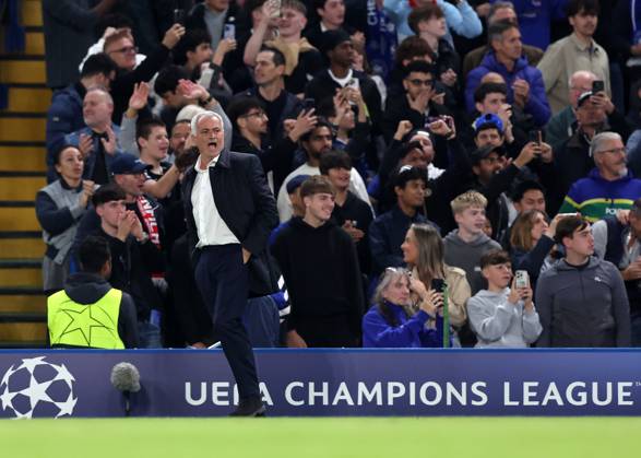 London, England, 30th September 2025.Jose Mourinho manager of Benfica during the Chelsea vs Benfica UEFA Champions League match at Stamford Bridge, London. Picture credit should read: David Klein Sportimage EDITORIAL USE ONLY. No use with unauthorised audio, video, data, fixture lists, club league logos or live services. Online in-match use limited to 120 images, no video emulation. No use in betting, games or single club league player publications. SPI_013_DK_Chelsea_Benfica SPI-4176-0013