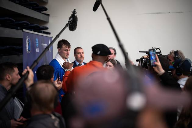 September 30, 2025, Vancouver, Bc, CANADA: Dallas Mavericks Cooper Flagg speaks with reporters after a training camp session at Simon Fraser University in Burnaby, B.C., Tuesday, Sept. 30, 2025. Canada News - September 30, 2025  - ZUMAc35_ 20250930_zaf_c35_111 Copyright: xEthanxCairnsx