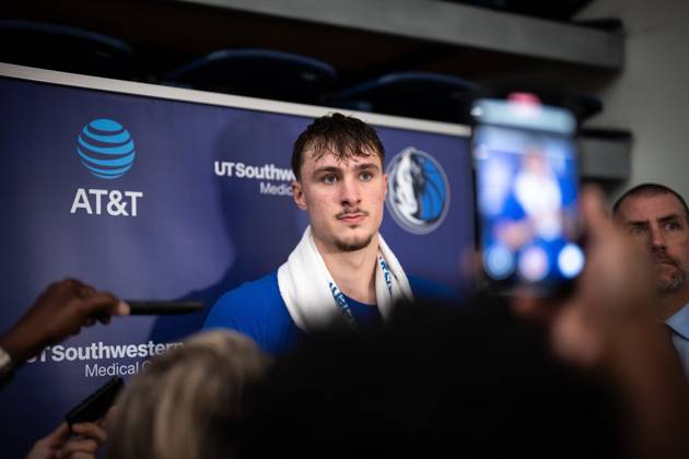 September 30, 2025, Vancouver, Bc, CANADA: Dallas Mavericks Cooper Flagg speaks with reporters after a training camp session at Simon Fraser University in Burnaby, B.C., Tuesday, Sept. 30, 2025. Canada News - September 30, 2025  - ZUMAc35_ 20250930_zaf_c35_143 Copyright: xEthanxCairnsx