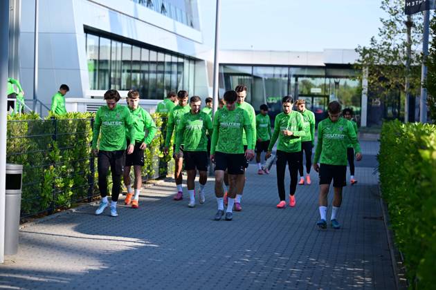 01 10 2025 Moenchengladbach Football, Men, Season 2025 2026, Training Borussia Moenchengladbach The first training session after the release of Roland Virkus The team walks with hanging heads to the training ground DFL regulations prohibit any use of photographs as image sequences and or quasi video Borussia Park NRW Germany