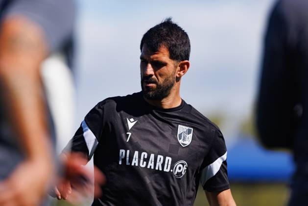 Nelson Oliveira seen during Liga Portugal game between teams of FC Alverca and Vitoria SC (Maciej Rogowski Ball Raw Images) Alverca Complexo Desportivo Alverca Portugal Copyright: xMaciejxRogowskix maciejrogowski_alverca_vitoriasc_2526-028