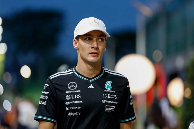 F1 - SINGAPORE GRAND PRIX 2025 RUSSELL George (gbr), Mercedes AMG F1 Team W16, portrait during the 2025 Formula 1 Singapore Grand Prix, 18th round of the 2025 FIA Formula One World Championship, WM, Weltmeisterschaft from October 3 to 5, 2025 on the Marina Bay Street Circuit, in Singapore - SingaporeSingapore  Copyright: xDPPIx
