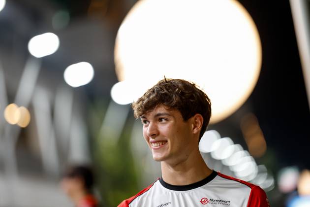 F1 - SINGAPORE GRAND PRIX 2025 BEARMAN Ollie Oliver (gbr), Haas F1 Team VF-25, portrait during the 2025 Formula 1 Singapore Grand Prix, 18th round of the 2025 FIA Formula One World Championship, WM, Weltmeisterschaft from October 3 to 5, 2025 on the Marina Bay Street Circuit, in Singapore - SingaporeSingapore Copyright: xDPPIx