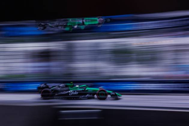 October 3, 2025, Singapore, Singapore: Nico Hulkenberg of Germany drives the (27) Stake F1 Team Kick Sauber Ferrari during practice session one ahead of the F1 Grand Prix of Singapore at the Marina Bay Street Circuit. Singapore Singapore - ZUMAs197 20251003_aaa_s197_139 Copyright: xGeorgexHitchensx