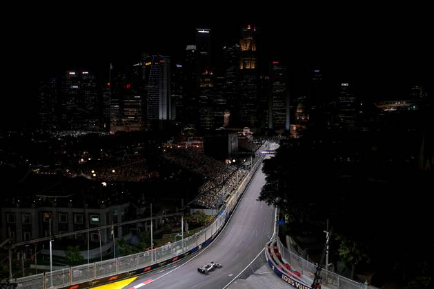F1 - SINGAPORE GRAND PRIX 2025 87 BEARMAN Ollie Oliver (gbr), Haas F1 Team VF-25 Ferrari, action during the 2025 Formula 1 Singapore Grand Prix, 18th round of the 2025 FIA Formula One World Championship, WM, Weltmeisterschaft from October 3 to 5, 2025 on the Marina Bay Street Circuit, in Singapore - SingaporeSingapore Copyright: xEricxAlonsox